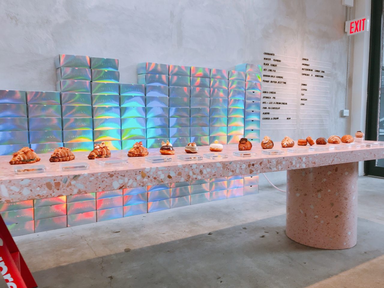 最先端ベイカリー！まるでスニーカーボックス？ニューヨークの大人気パン屋さん